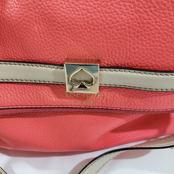KATE SPADE CROSSBODY HANDBAG WITH FOLD OVER POCKET - Picture 4 of 15